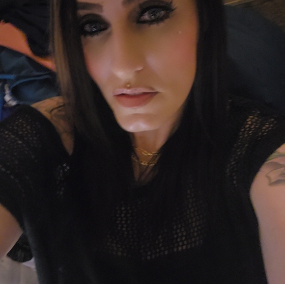 Meet your Posher, Melissa - Picture 5 of 7